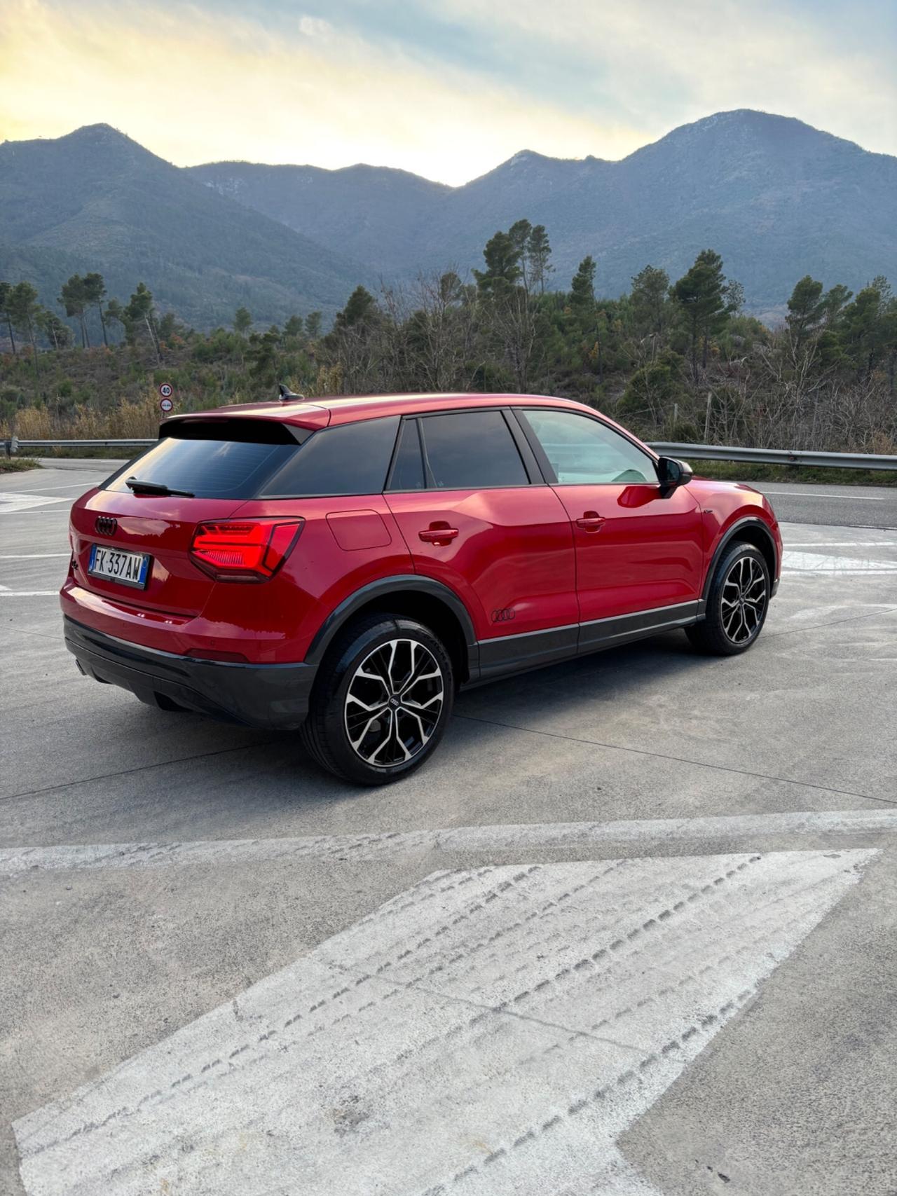 Audi Q2 1.6 TDI S line RED Edition