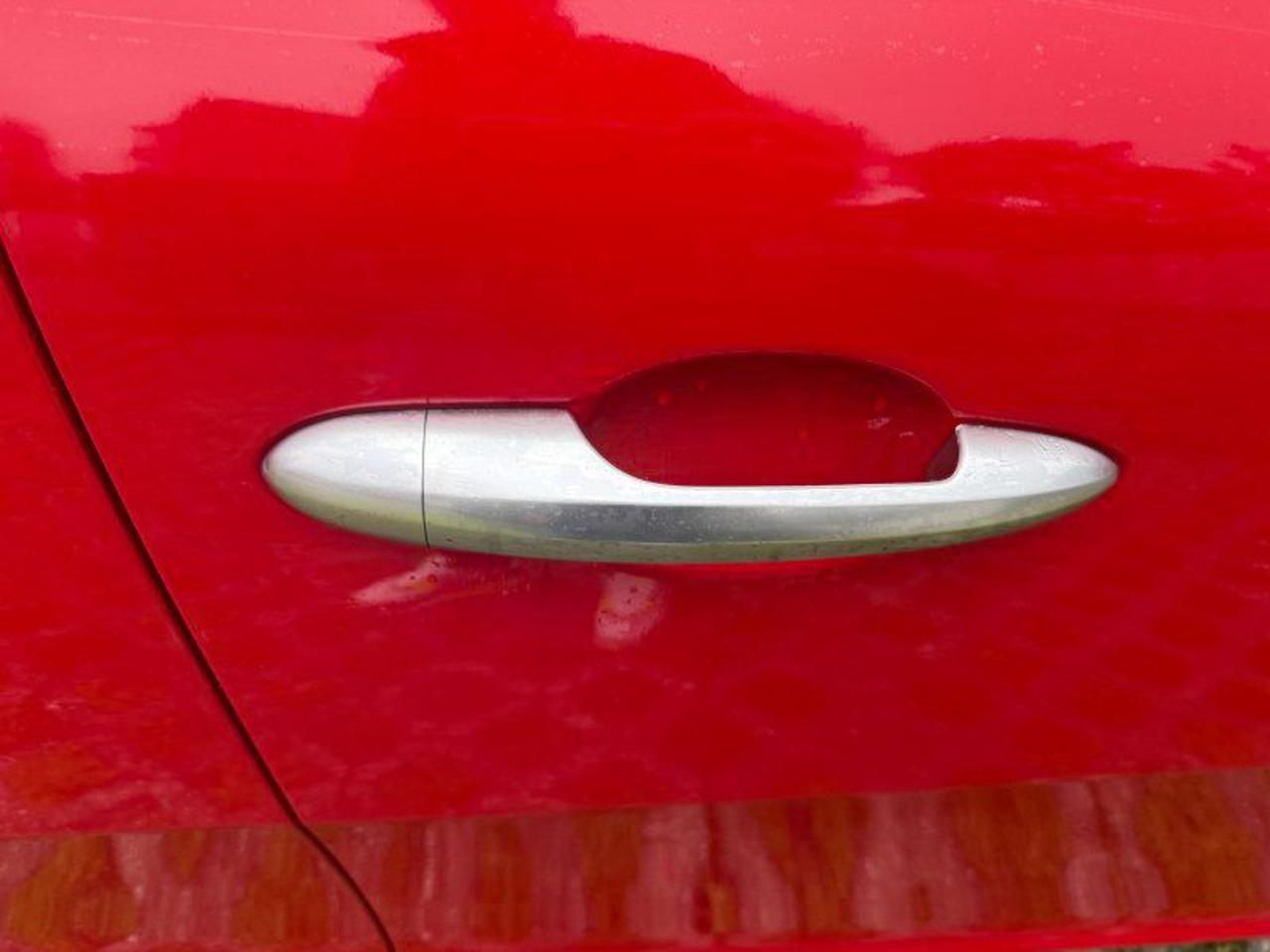 Lancia Ypsilon 1.0 FireFly 5 porte S&S Hybrid Ecochic Silver