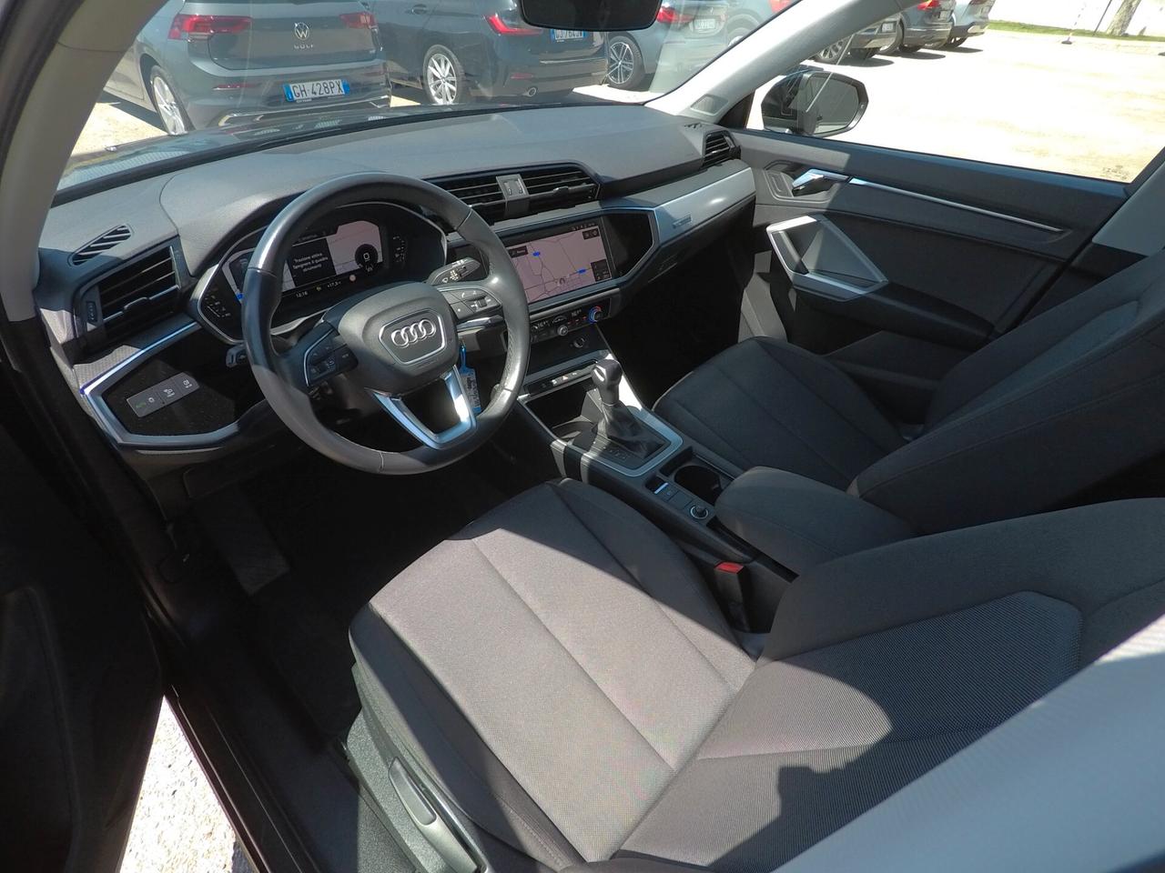 Audi Q3 35 TDI S tronic Business