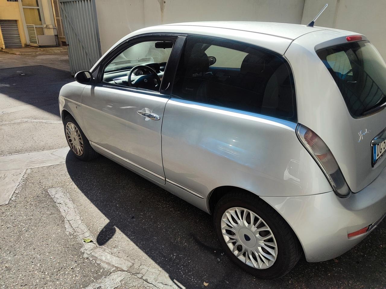 Lancia Ypsilon 1.2 Argento