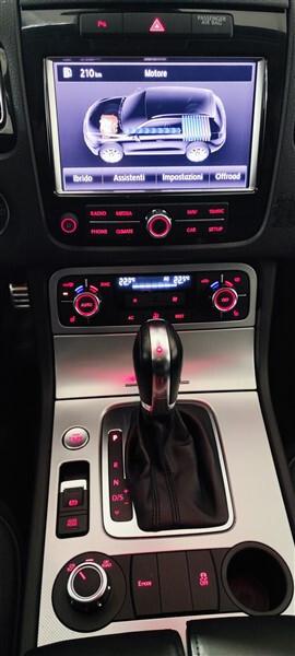 Volkswagen Touareg 3.0 TSI Tiptronic Hybrid 4MOTION