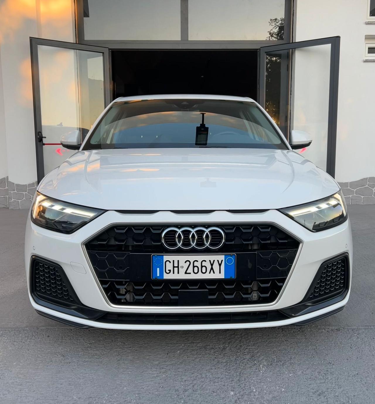 Audi A1 SPB 35 TFSI S tronic Identity Black