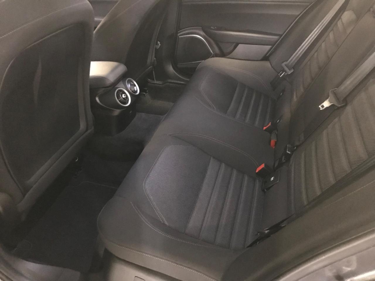 Alfa Romeo Giulia 2.2 Turbodiesel 160 CV AT8 Business