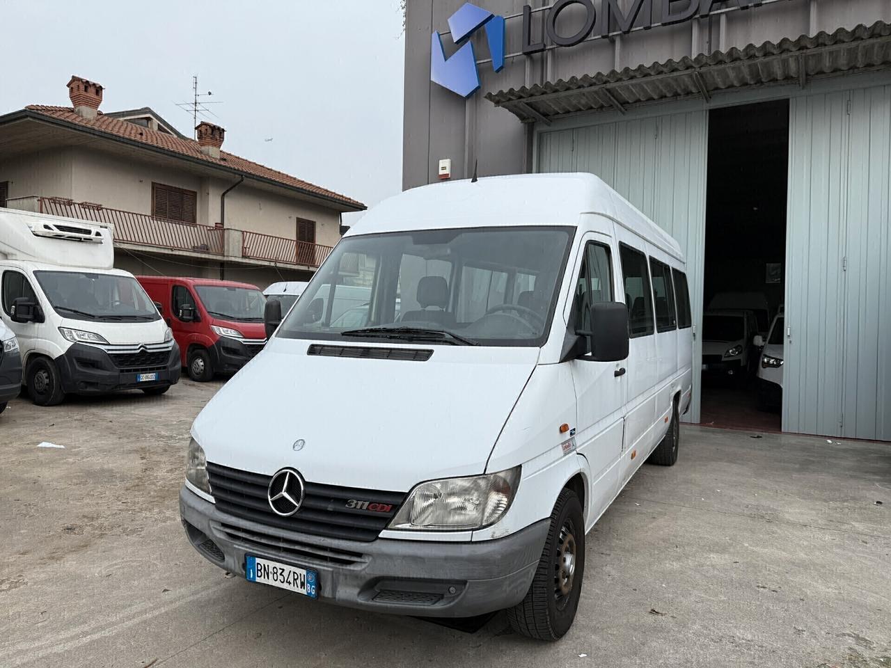 Mercedes-Benz Sprinter 311 CDI/8 POSTI/PULLMINO/PEDANA PER DISABILI/2001