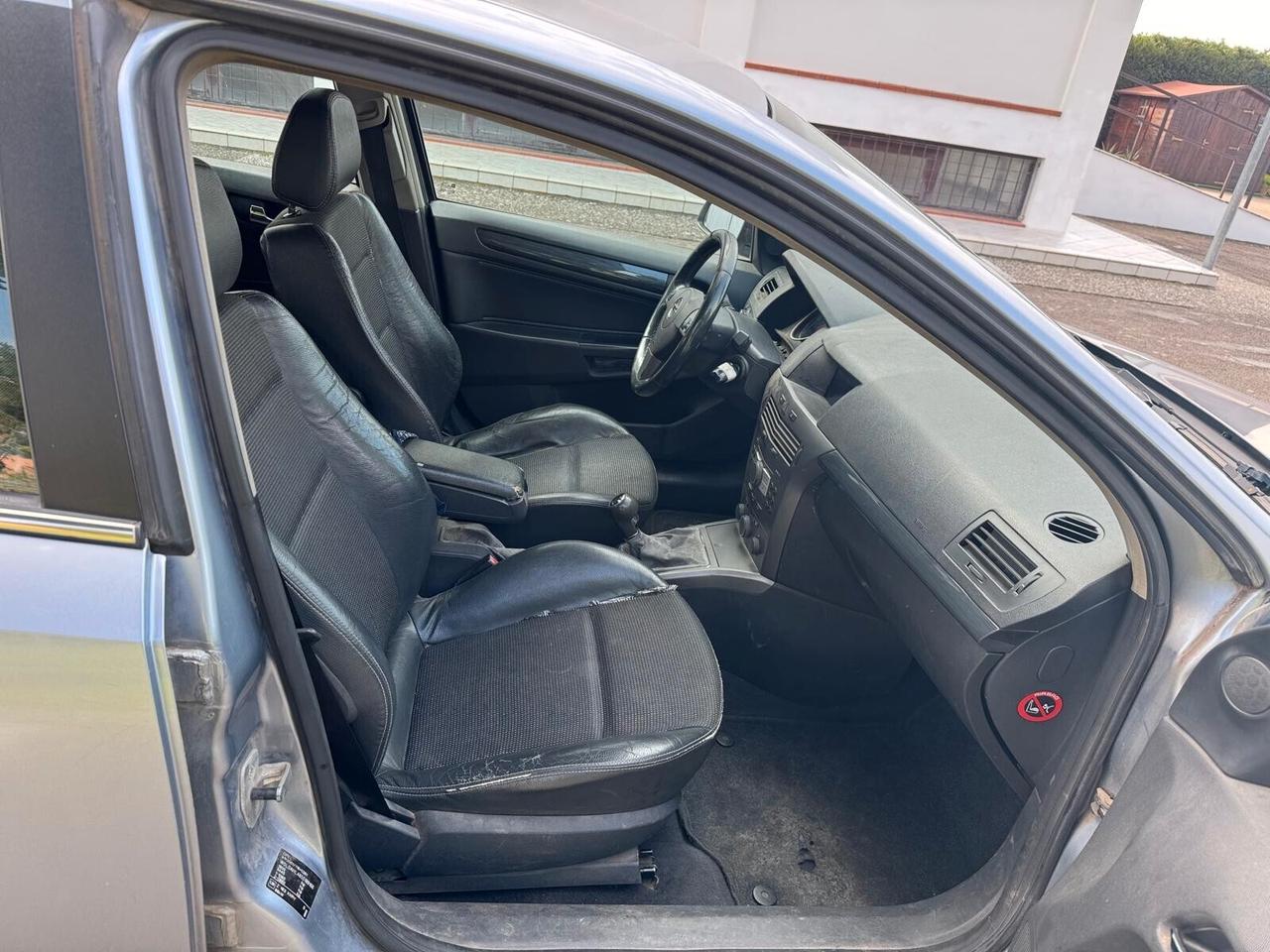 Opel Astra 1.9 CDTI 120CV 5 porte Cosmo