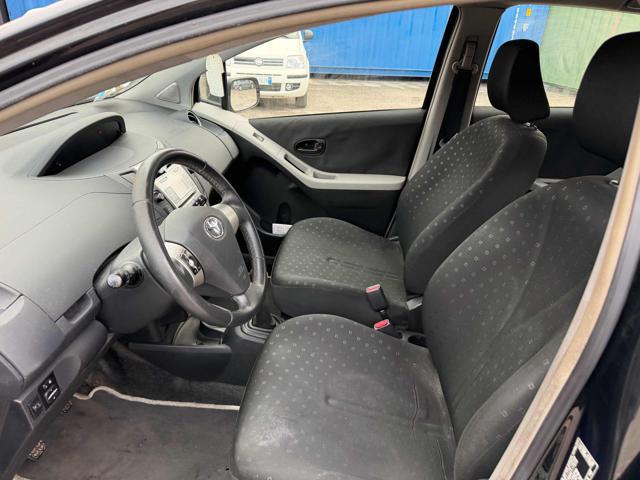 TOYOTA Yaris 194,888km 1.0 5p senza nessun lavoro da fare