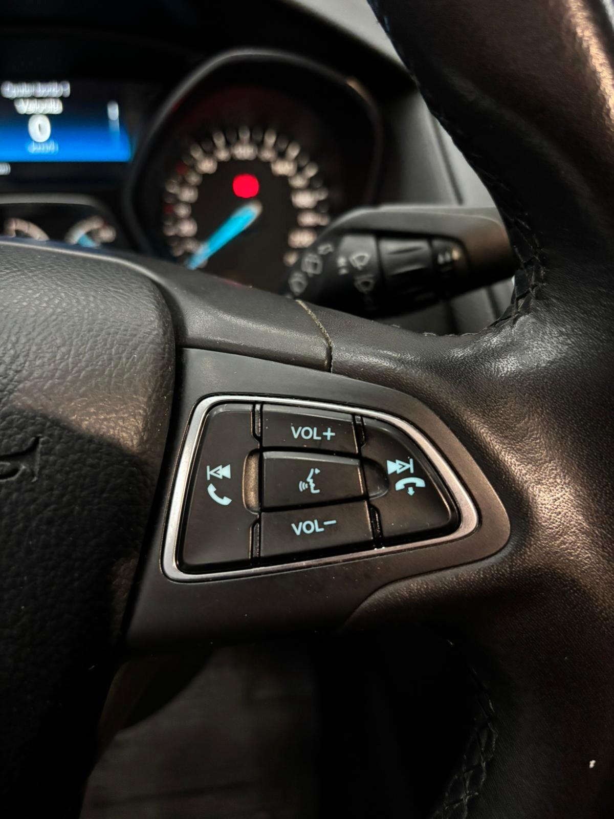 Ford Focus 1.6 120 CV GPL Titanium