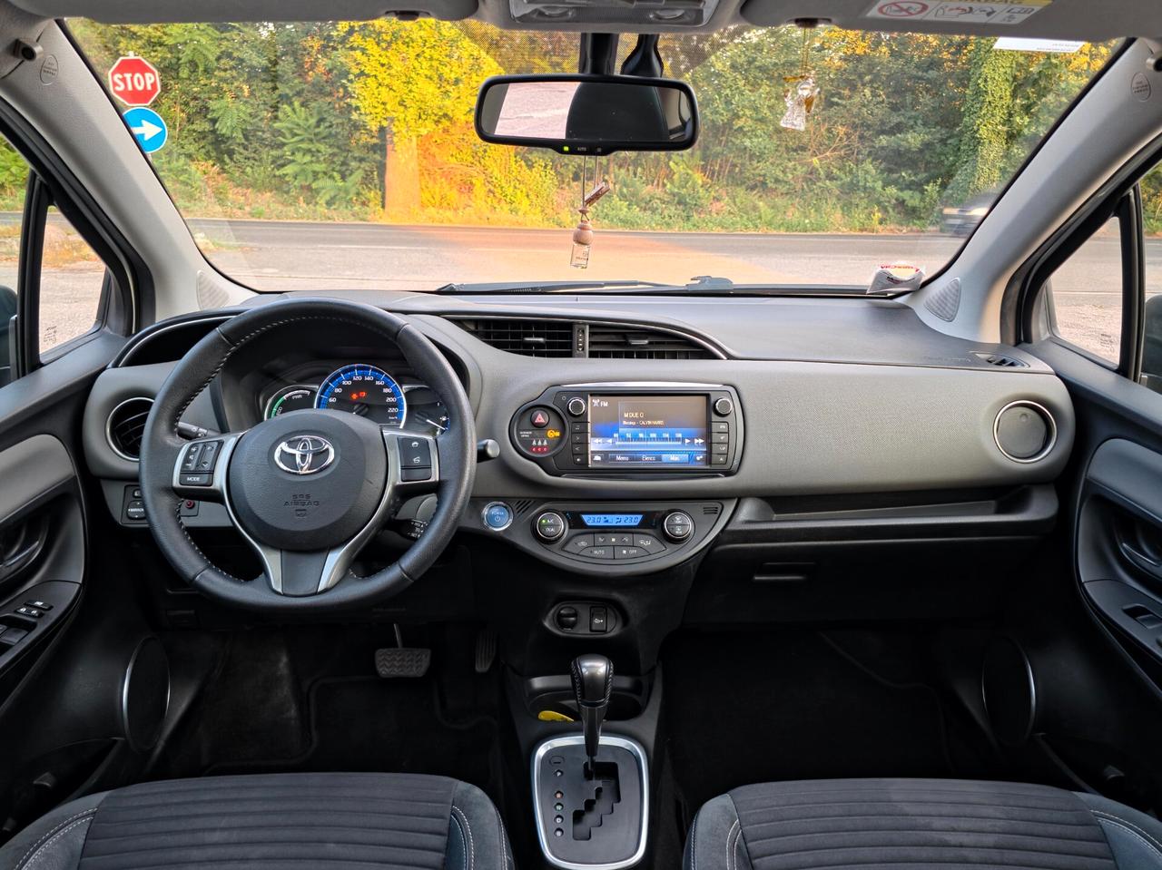 Toyota Yaris 1.5 Hybrid 5 porte Style E6 Automatica NEO 2014