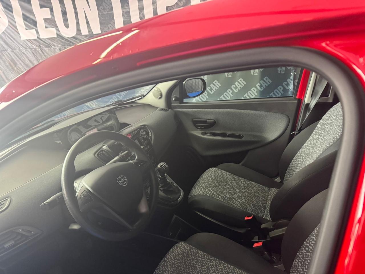 Lancia Ypsilon 1.0 FireFly 5 porte S&S Hybrid Ecochic A. Ferretti