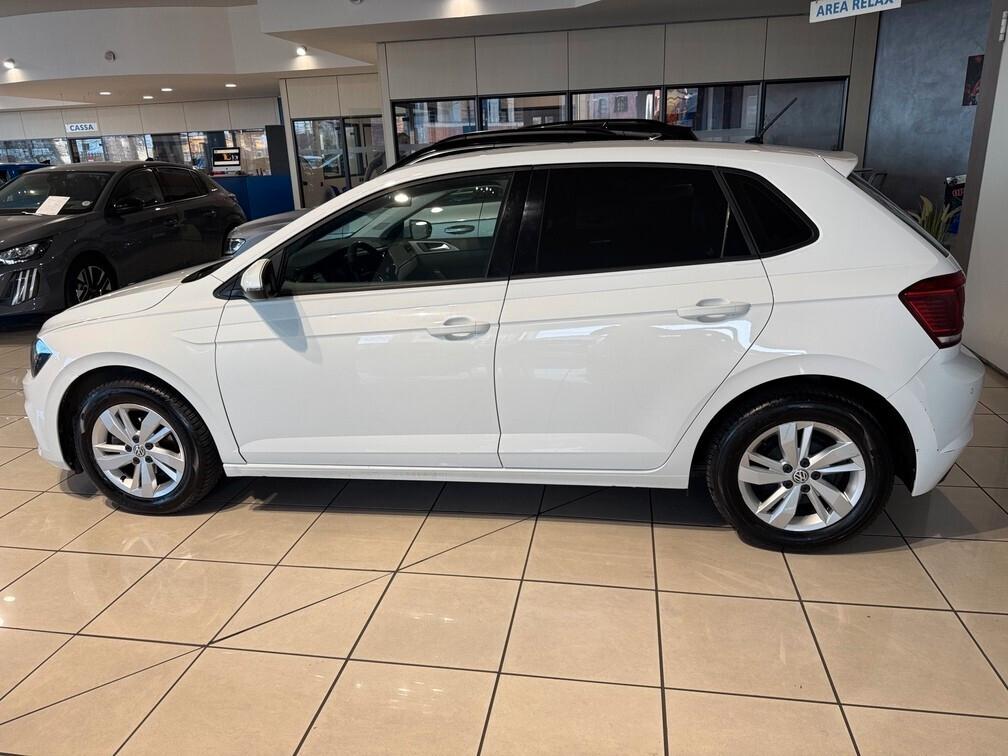 Volkswagen Polo 5p 1.0 tsi Comfortline 95cv App conn 15" Neopat