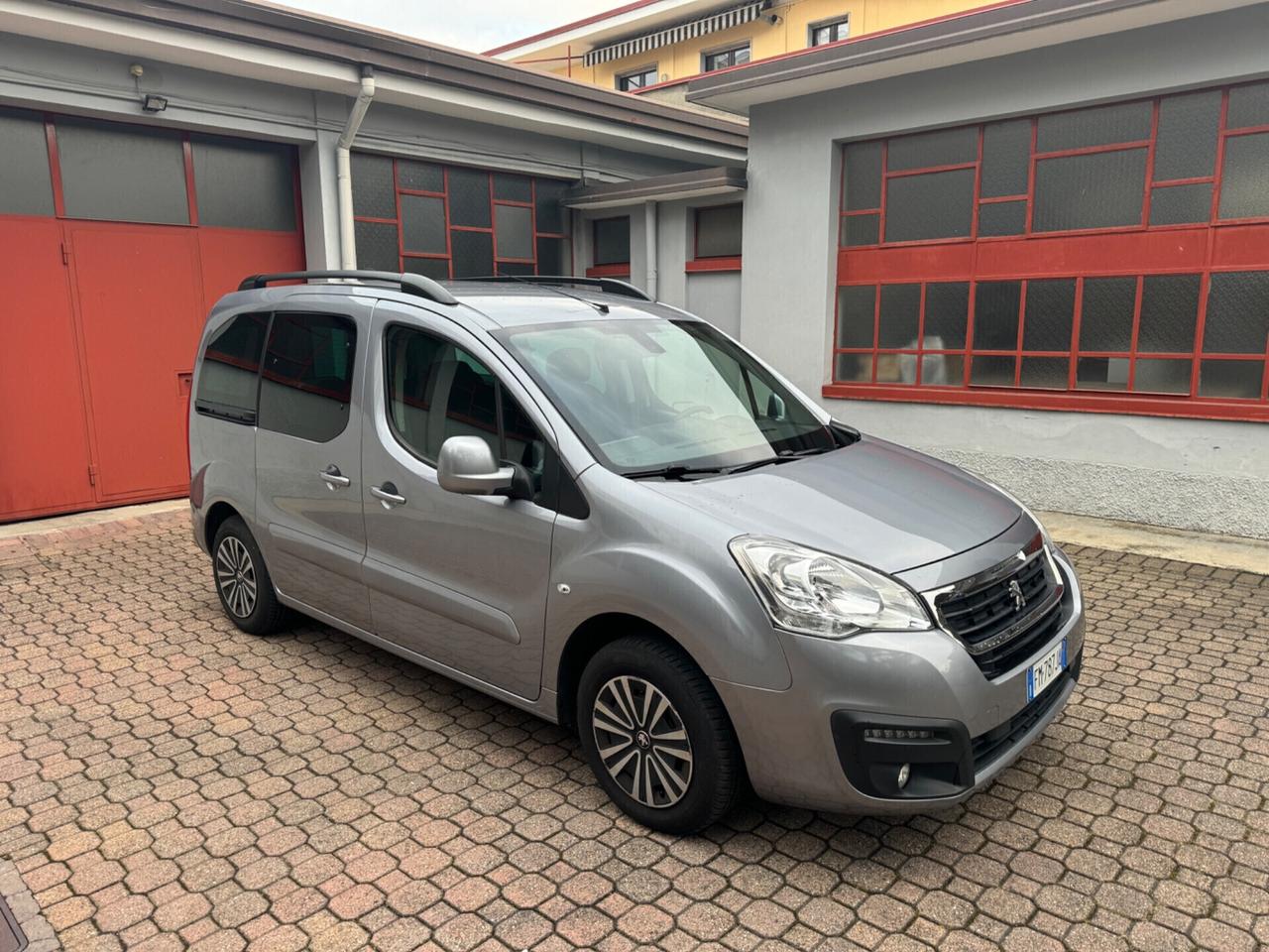 Peugeot Partner Tepee BlueHDi 5 posti
