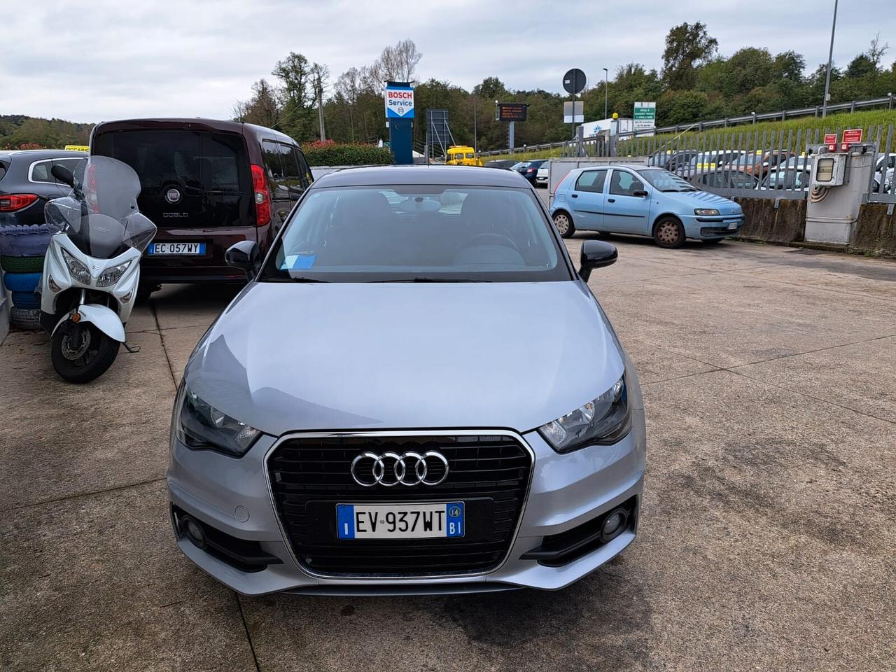Audi A1 SPB 1.6 TDI S tronic line -DOPPI CERCHI