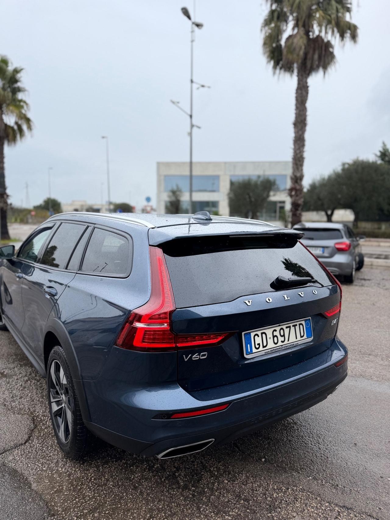 Volvo V60 Cross Country B4 (d) AWD Geartronic Business Pro