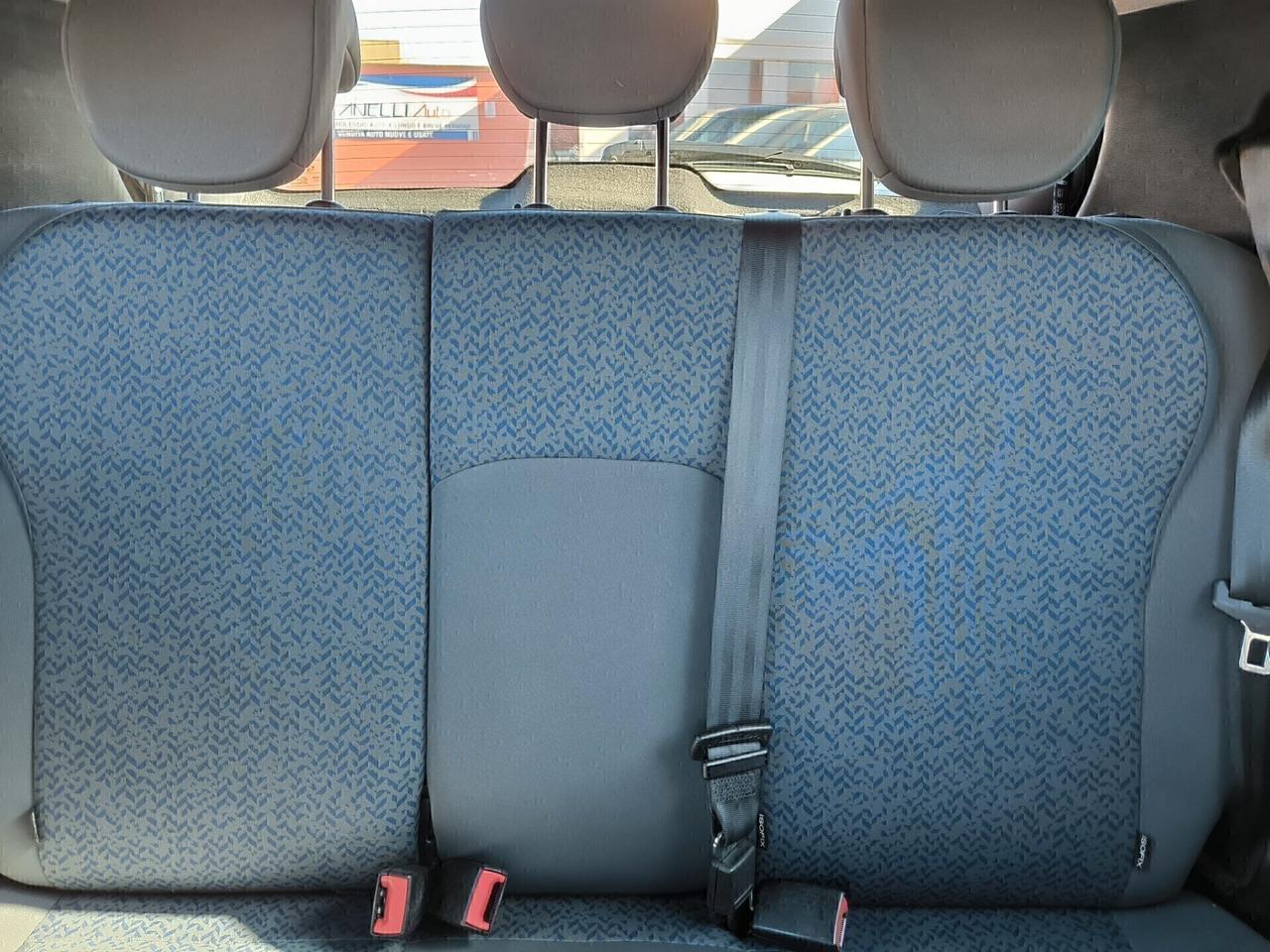 Lancia Ypsilon 1.0 FireFly 5 porte S&S Hybrid Ecochic Silver