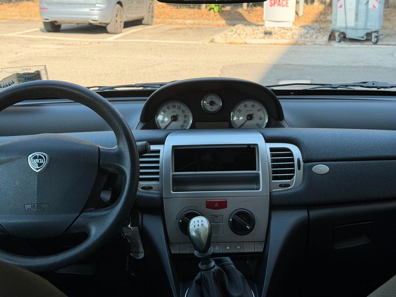 Lancia Ypsilon 1.2 Argento