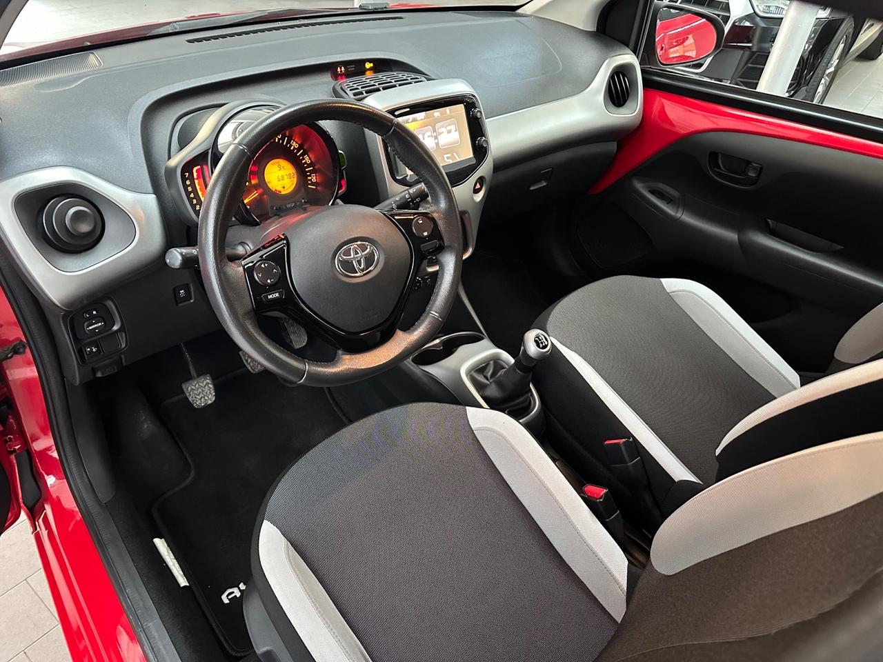 Toyota Aygo 1.0 VVT-i 69 CV 5 porte x-wave