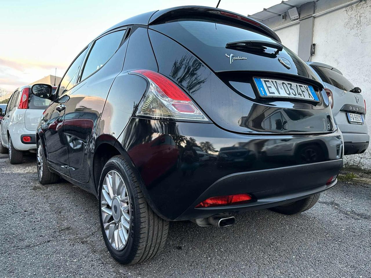 Lancia Ypsilon 1.2 69 CV 5 porte S&S Silver