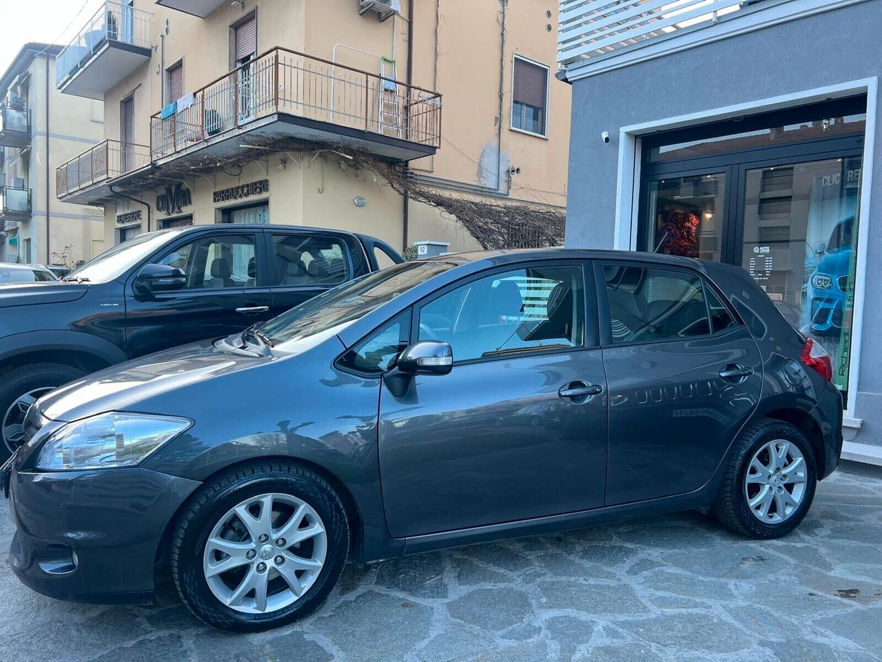 TOYOTA AURIS 1.4 D-4D M-MT 5p ACTIVE AUTOM. NEOPAT