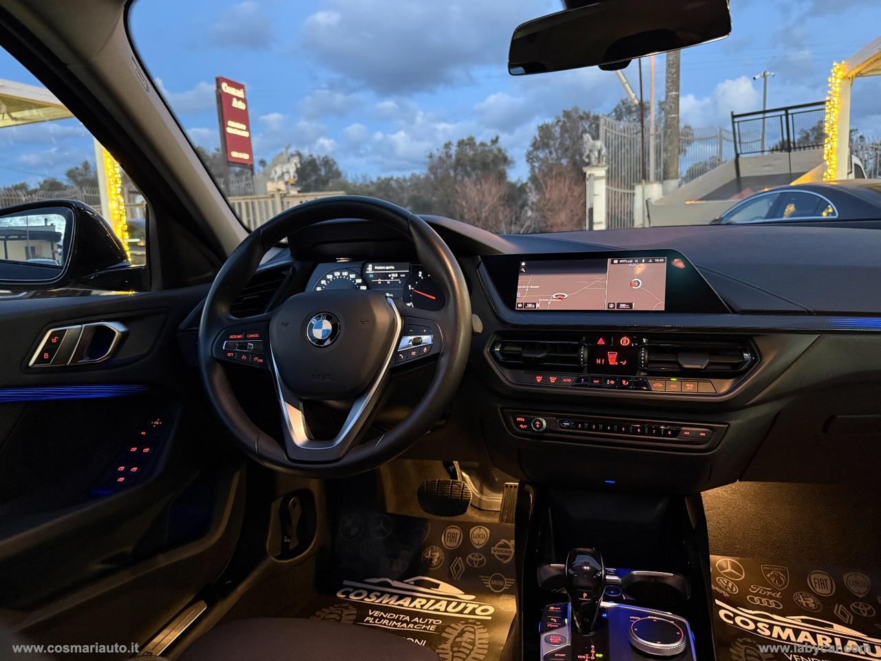 BMW 116d Sport AUTO LUCI AMBIENT, CARPLAY