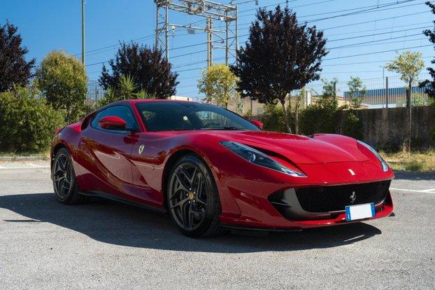 Ferrari 812 Superfast 800 cv 25.000 km UNICOPRO -