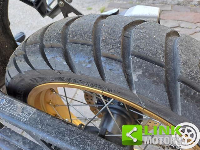 HONDA Transalp XL750 .