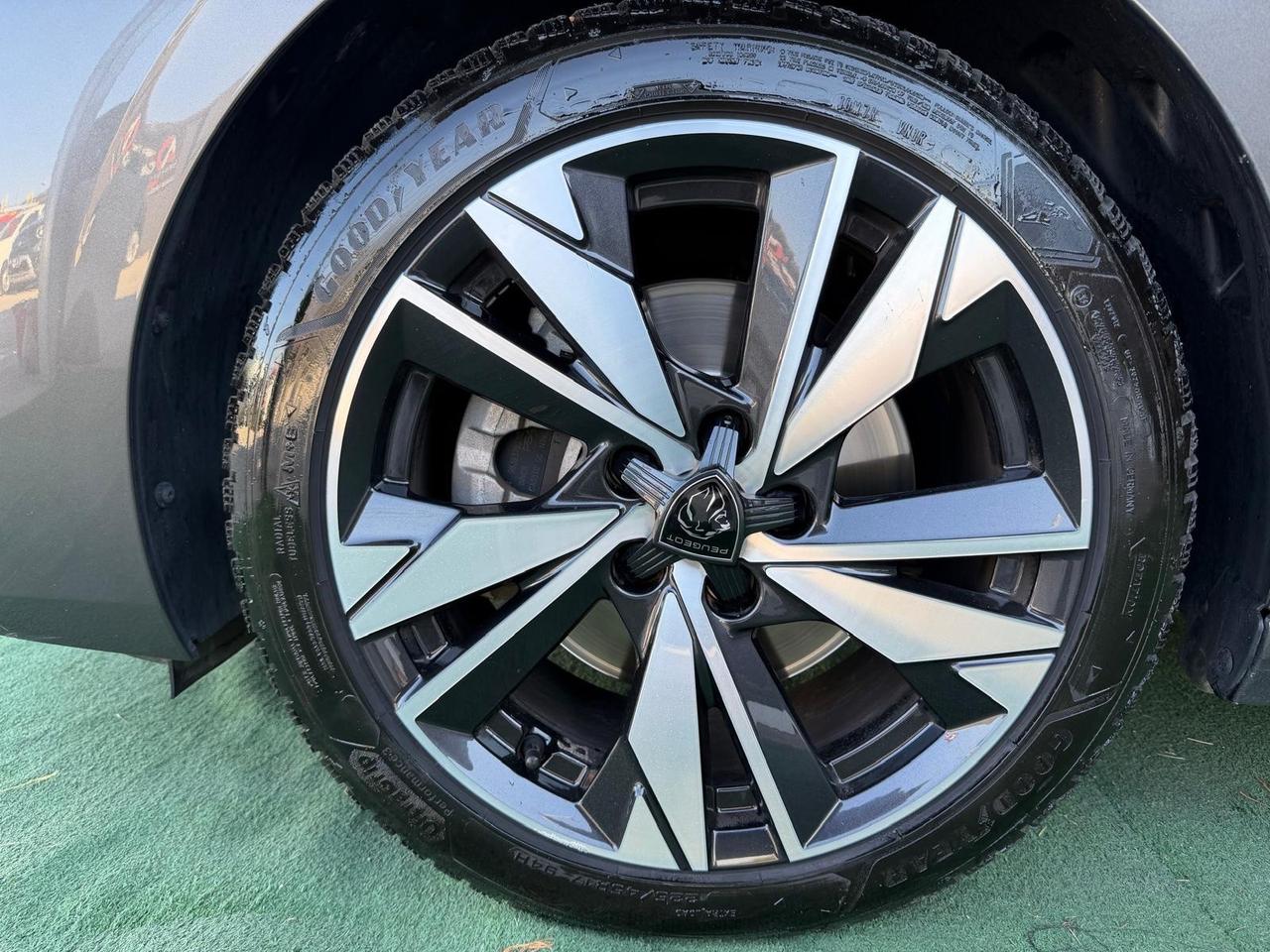 Peugeot 308 130 EAT8 SW Allure