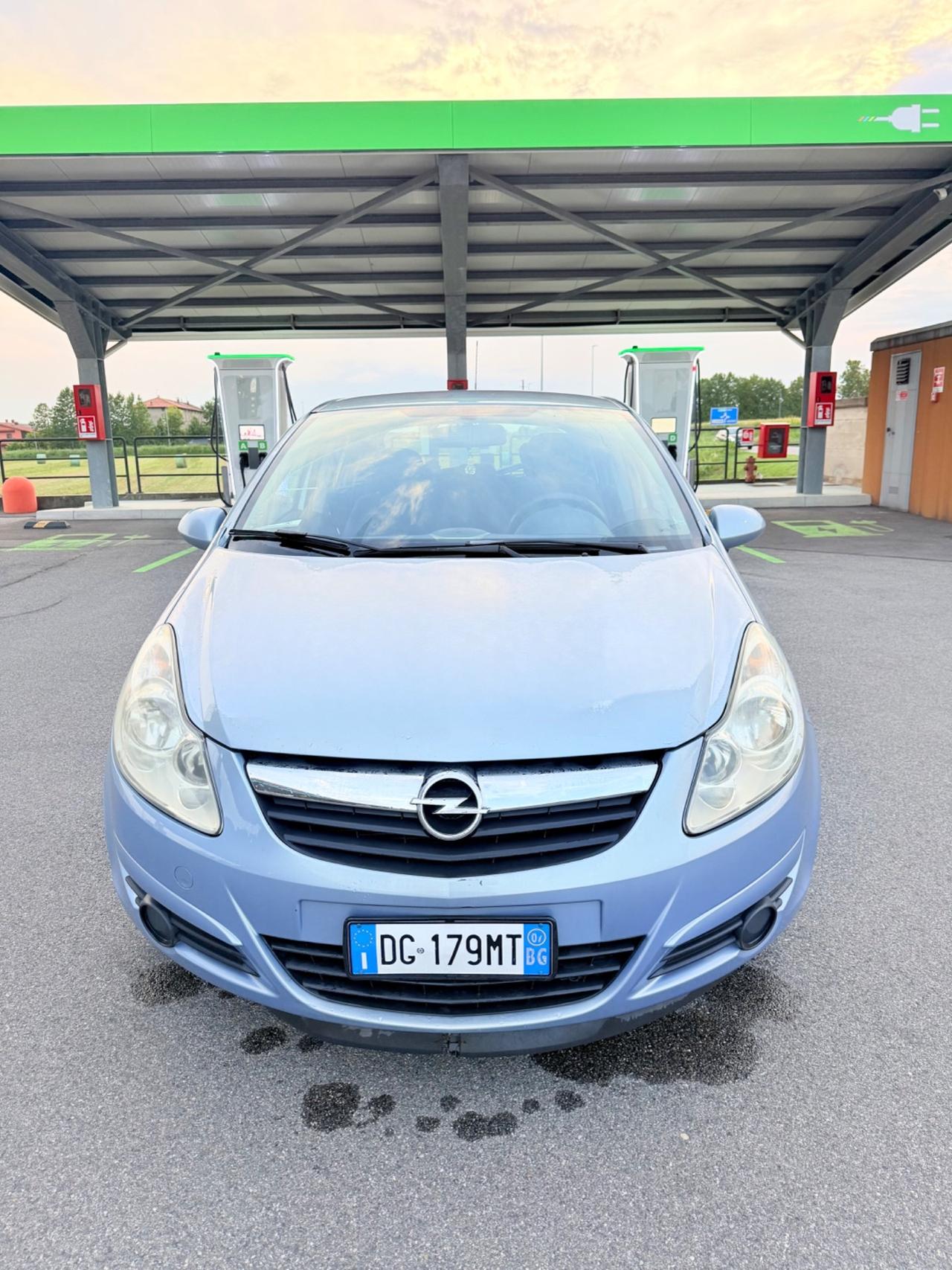 Opel Corsa 1.2 5 porte Cosmo
