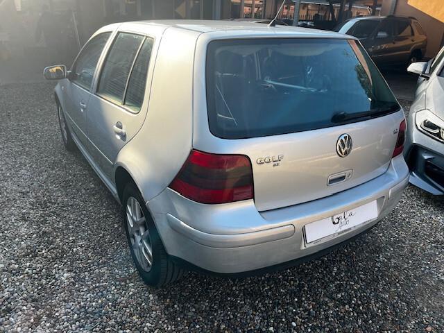 Volkswagen Golf 1.6 16V FSI 5p. Sportline