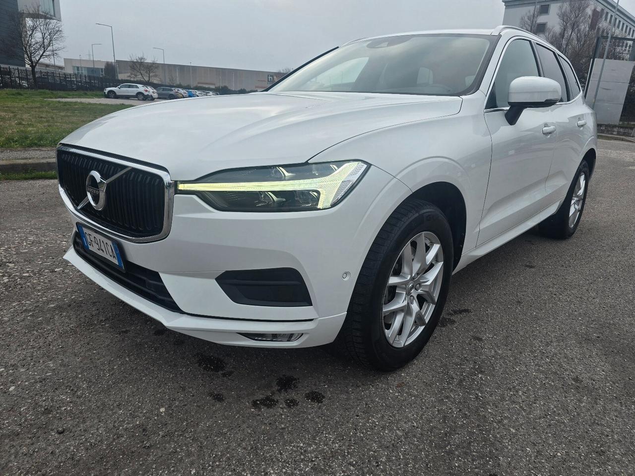 Volvo XC 60 XC60 B4 (d) AWD Geartronic Momentum