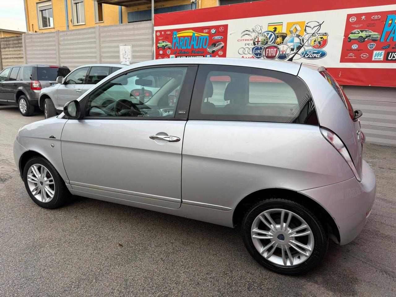 Lancia Ypsilon 1.2 69cv Unyca - 2012