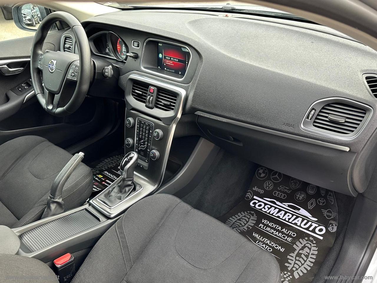 VOLVO V40 Cross Country D2 1.6 P.sh. Momentum