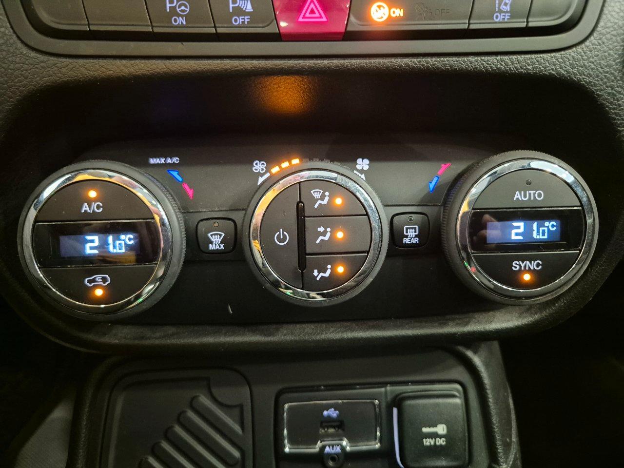 Jeep Renegade 1.4 m-air Limited 140cv auto - NEOPATENTATI - Cam - Cruise/Lim - Tetto
