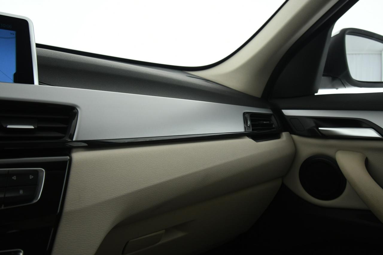 BMW X1 sdrive20d Business Advantage auto PELLE+FULL LED+C19"