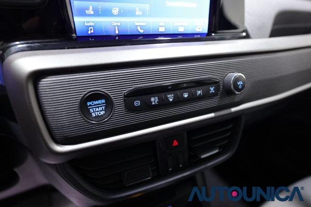 FORD Tourneo Courier 1.0 ECOBOOST POWERSHIFT TITANIUM