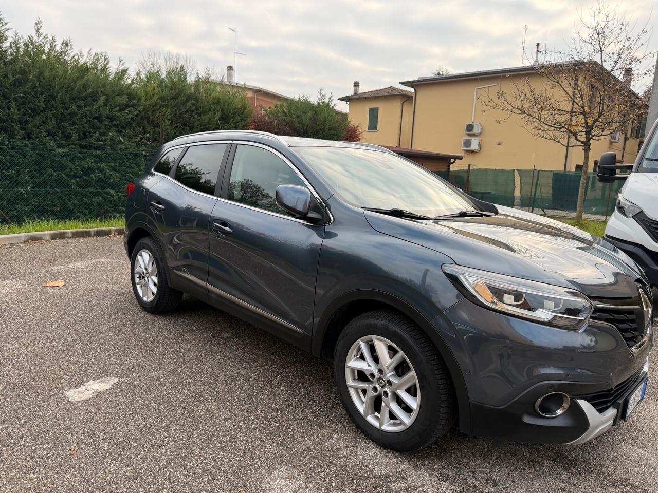 Renault Kadjar 1.2 tce - NEOP. - NAV. - 12 MESI DI GARANZIA -