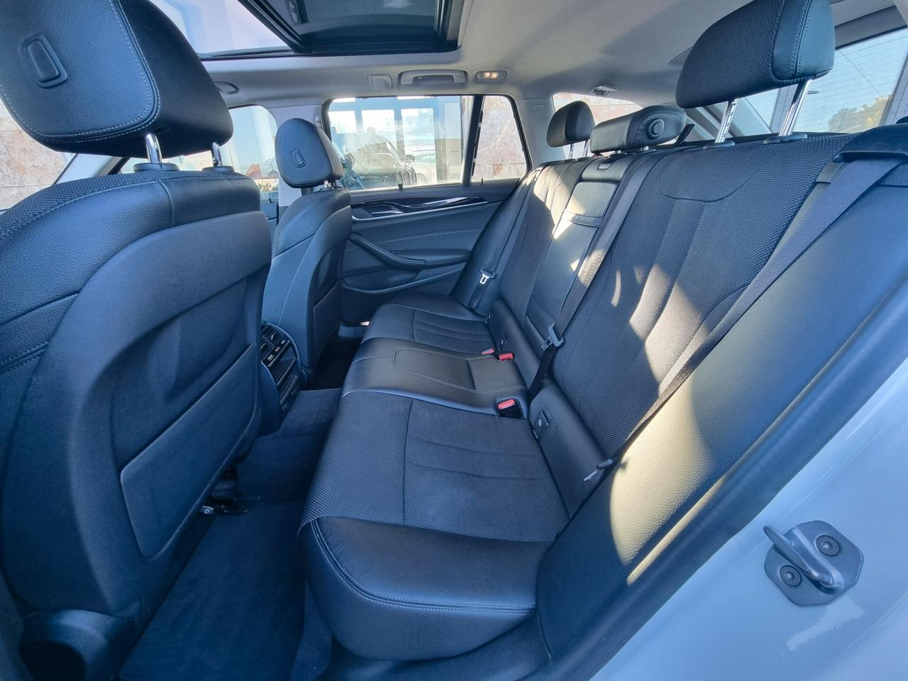 Bmw 520 520d xDrive Luxury TETTO PANORAMICO