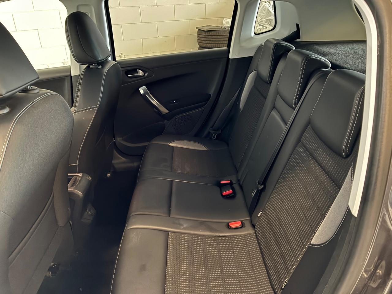 Peugeot 2008 BlueHDi 120 S&S Allure