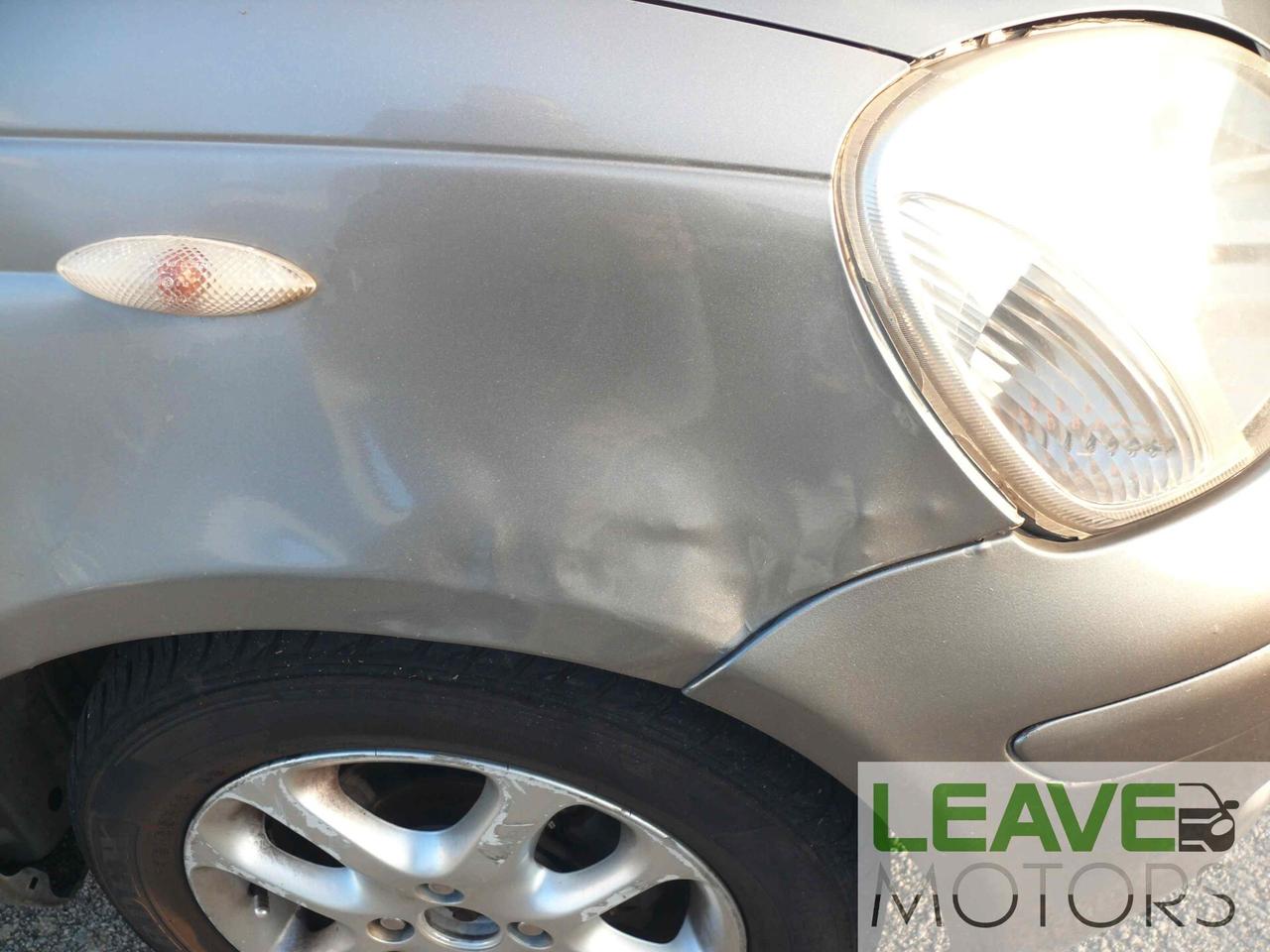 Toyota Yaris 1.3i 16V cat 5 porte Sol (M1437)