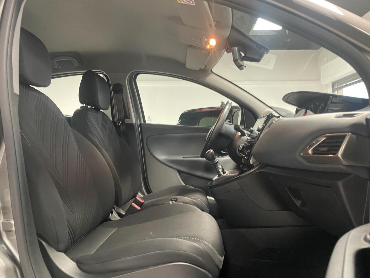 Lancia Ypsilon 1.0 FireFly 5 porte S&S Hybrid Gold