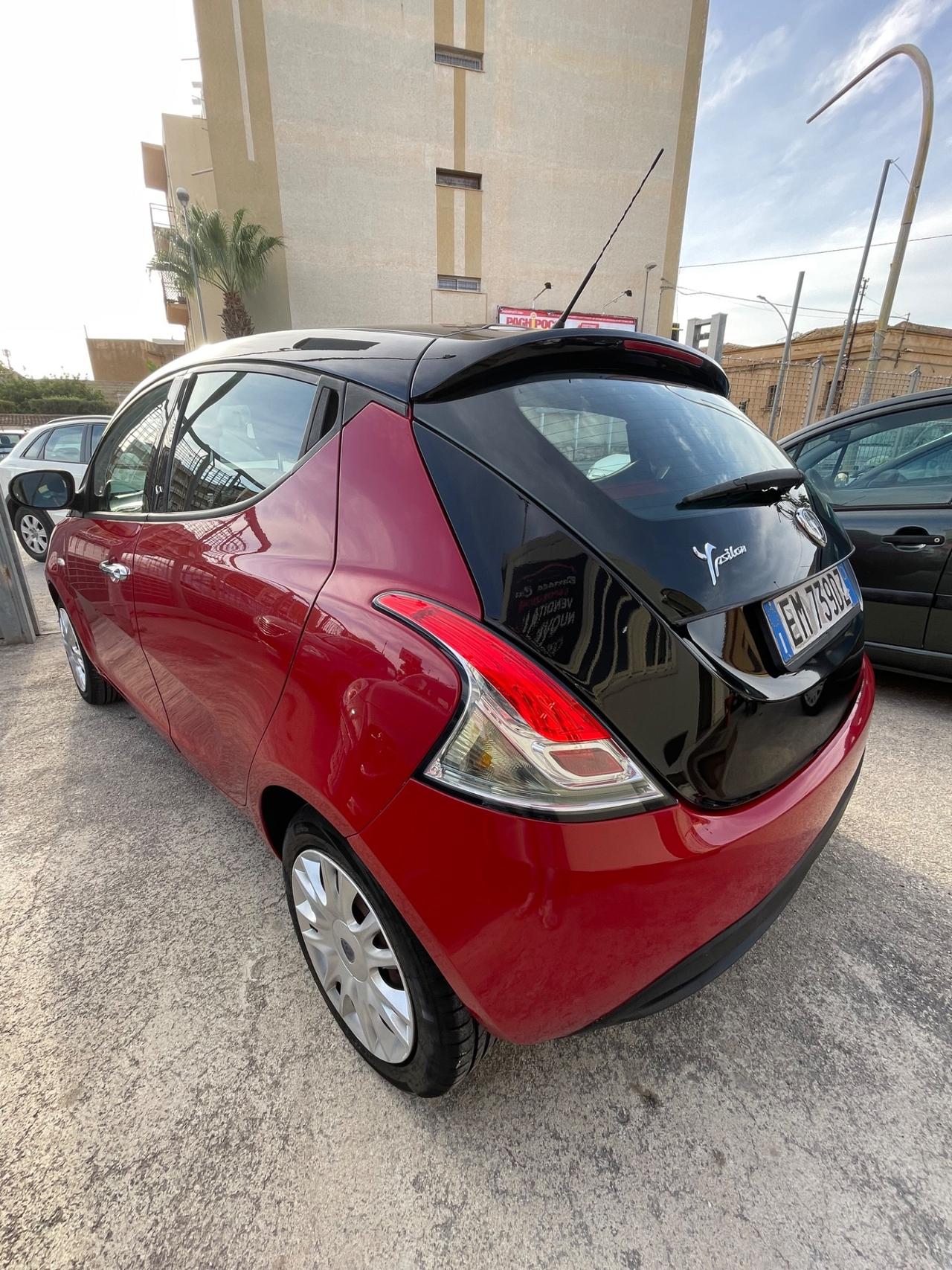 Lancia Ypsilon 1.2 69 CV 5 porte S&S Platinum