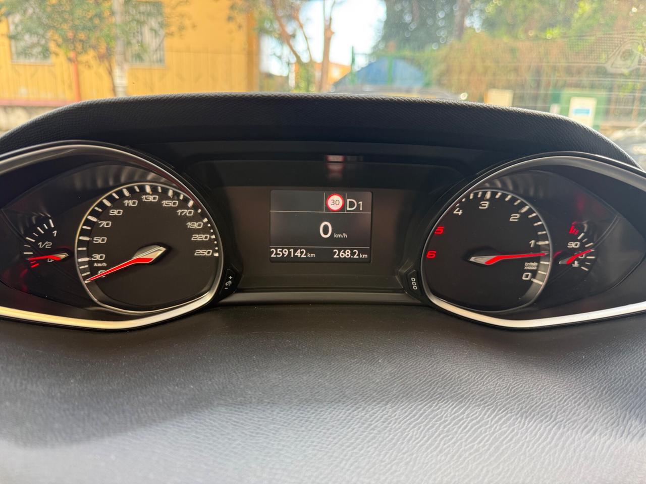 Peugeot 308 2019 - BlueHDi 130 S&S SW Allure