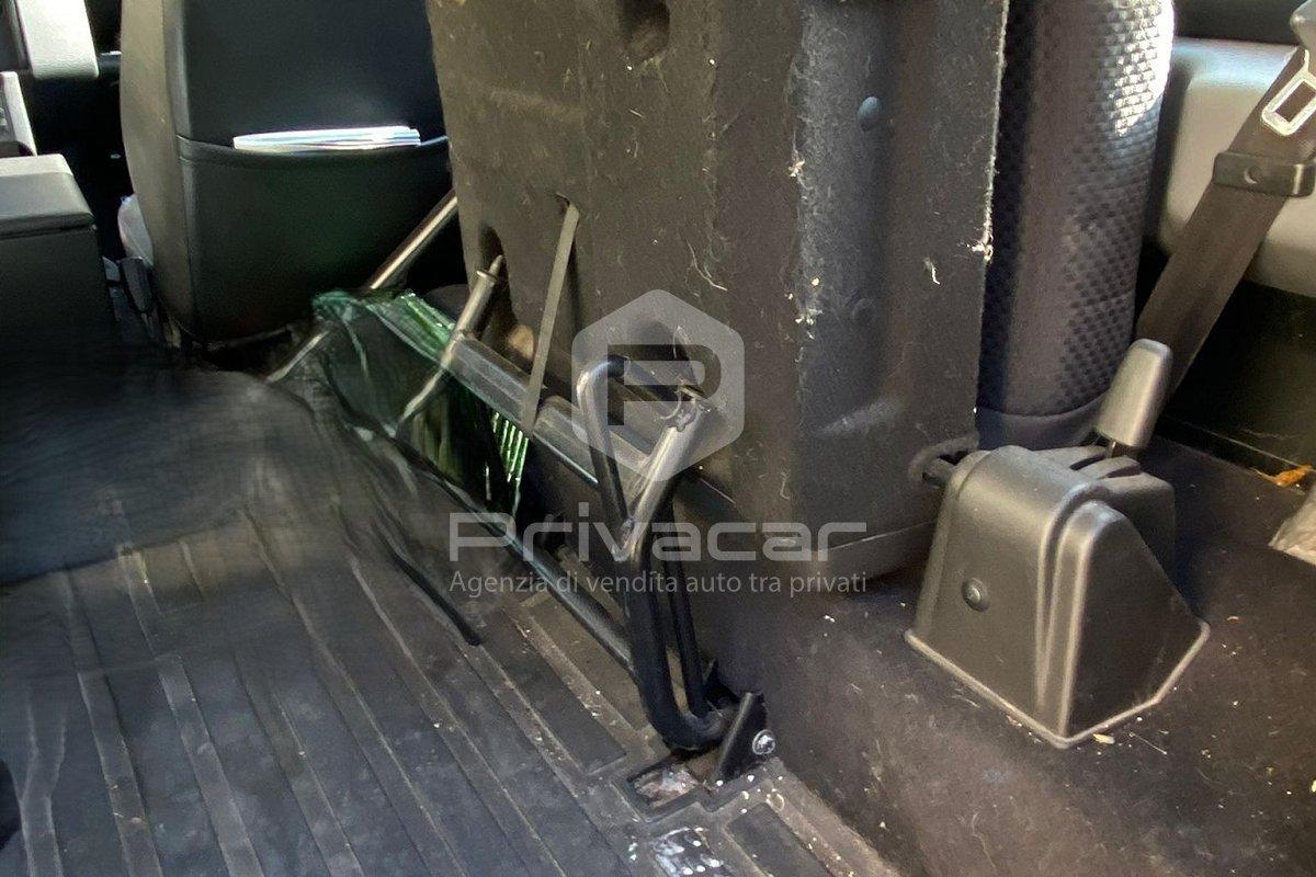 LAND ROVER Defender 90 2.4 TD4 Station Wagon S