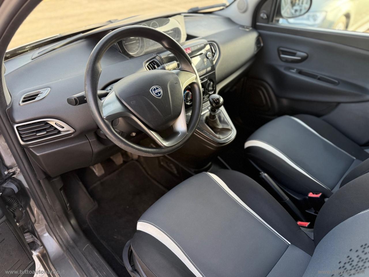 LANCIA Ypsilon 1.2 69 CV 5p. Platinum
