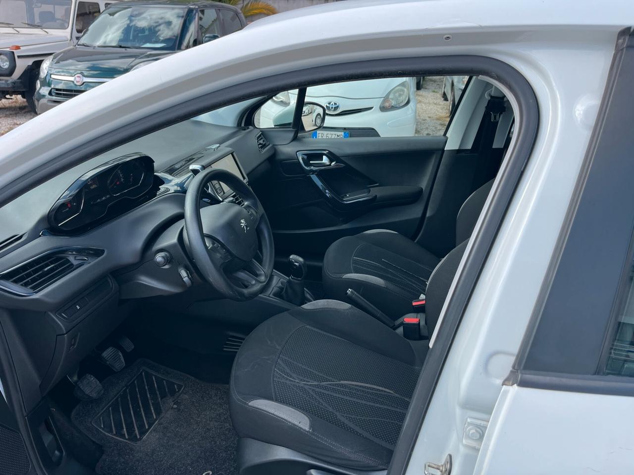 Peugeot 208 1.4 HDi 68 CV 5 porte Allure