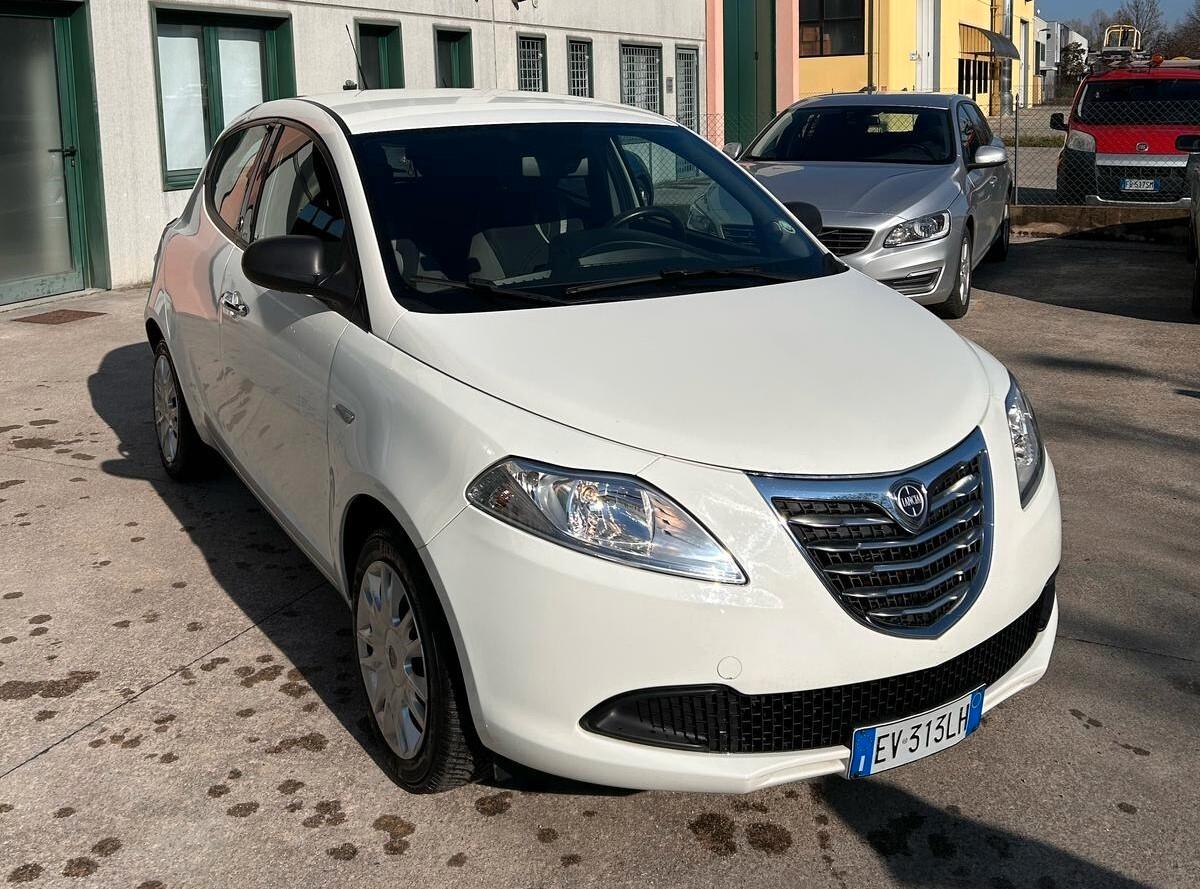 Lancia Ypsilon 1.2 69 CV 5 porte GPL Ecochic Silver