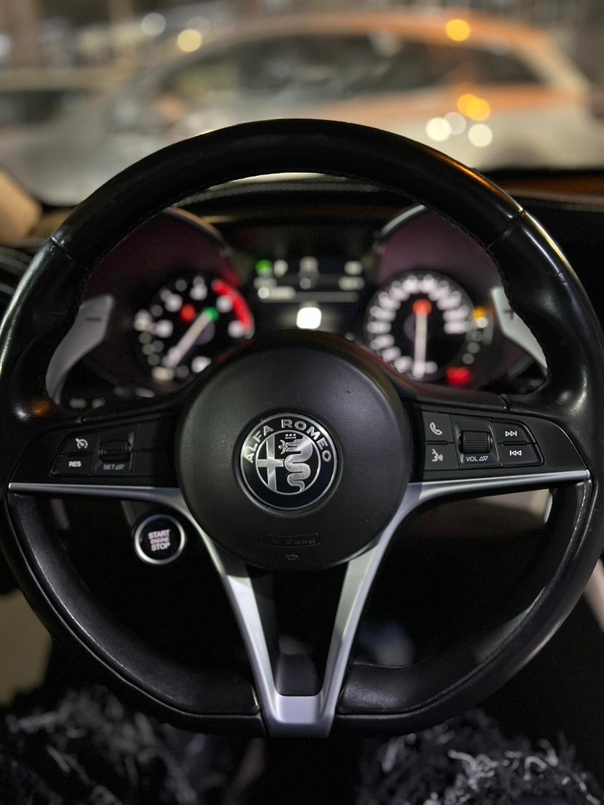 Alfa Romeo Giulia 2.2 Turbodiesel 180 CV AT8 Business Sport Launch Ed.