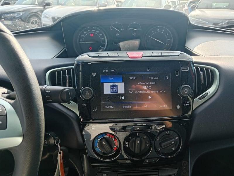 Lancia Ypsilon 1.0 FireFly 70cv Hybrid Gold