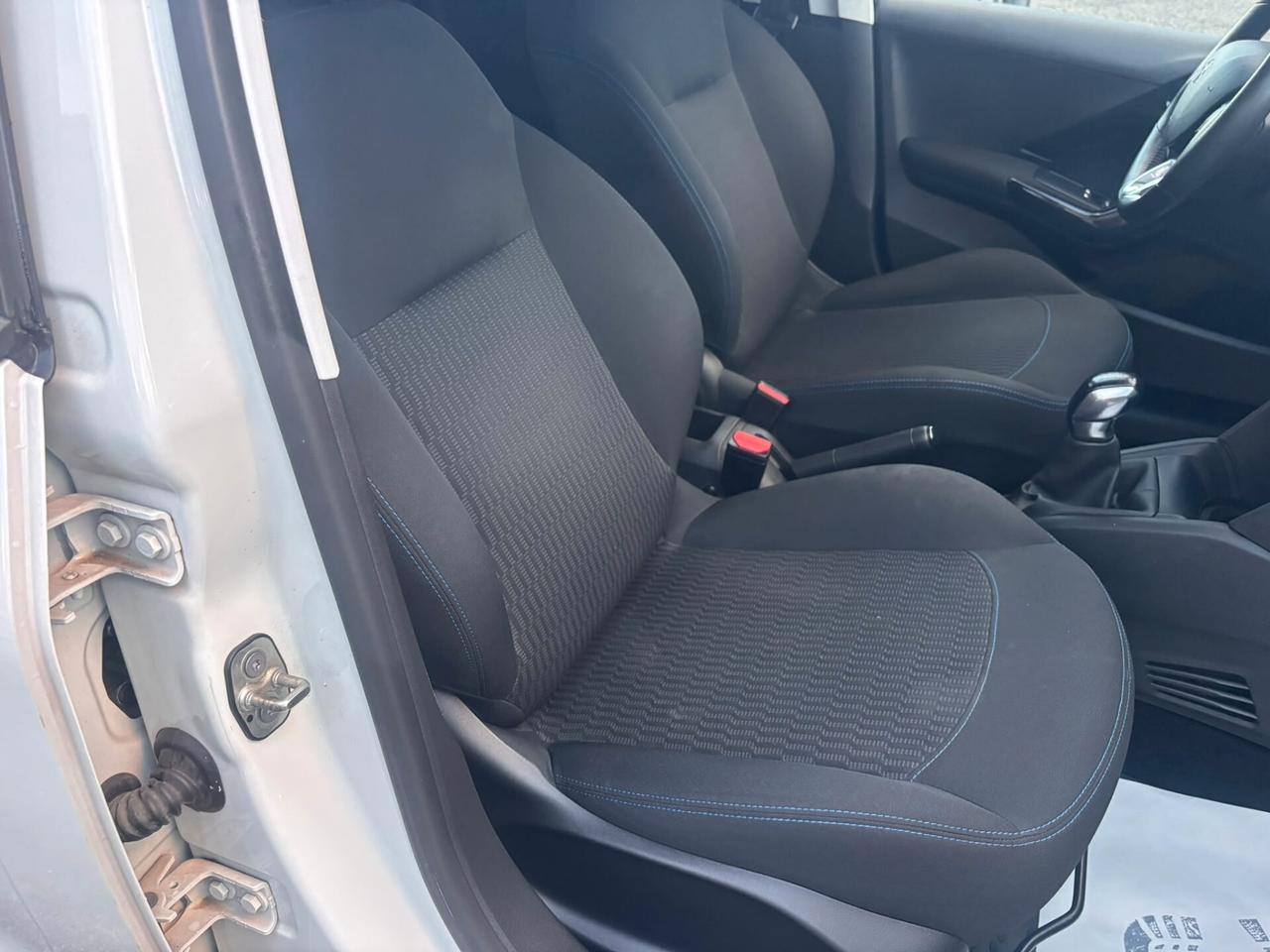 Peugeot 208 PureTech 82 5 porte Allure