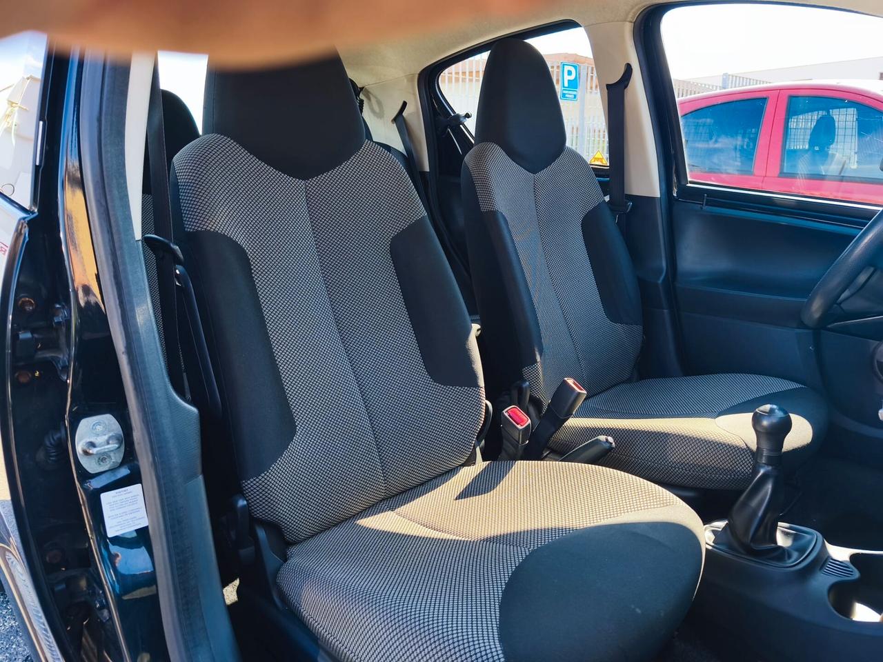 Toyota Aygo 1.0 12V VVT-i 5 porte Sol