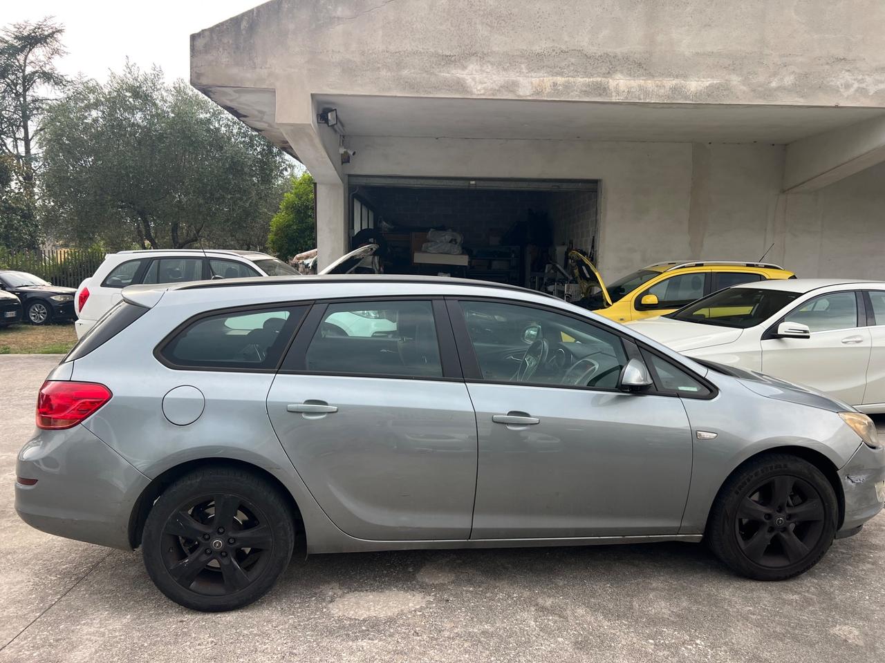 Opel Astra 1.7 CDTI 110CV Sports Tourer Cosmo Fleet